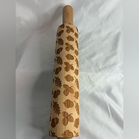 Wooden textured rolling pin. - Picture 5 of 6